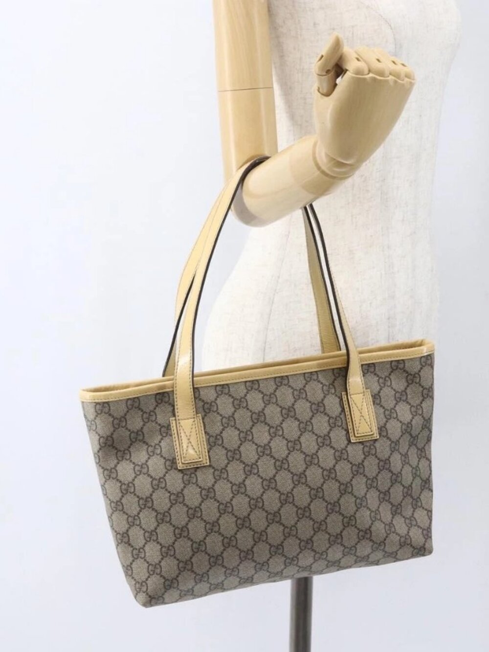GUCCI GG Supreme Tote Bag PVC Beige Silver 2111 38 Auth yk19900